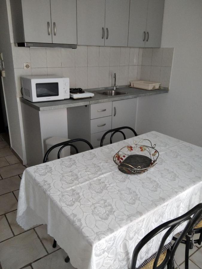 Labyrinthos Apartment